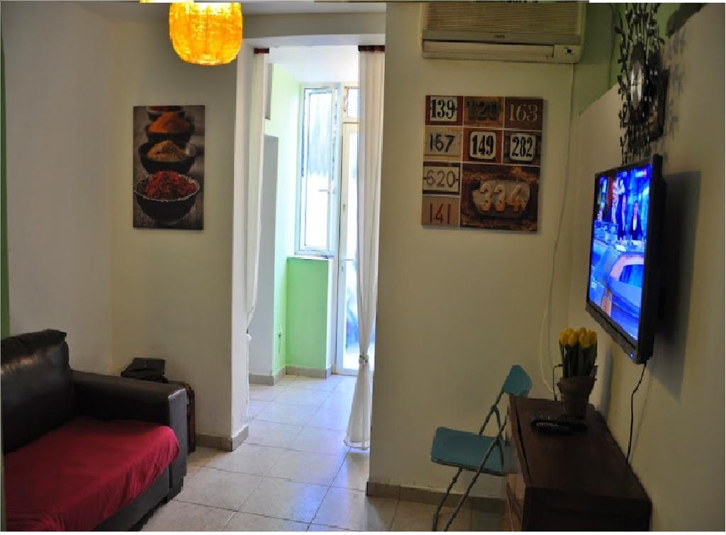 Arendaizrail Apartments - Almagor Street Petach Tikva Room photo